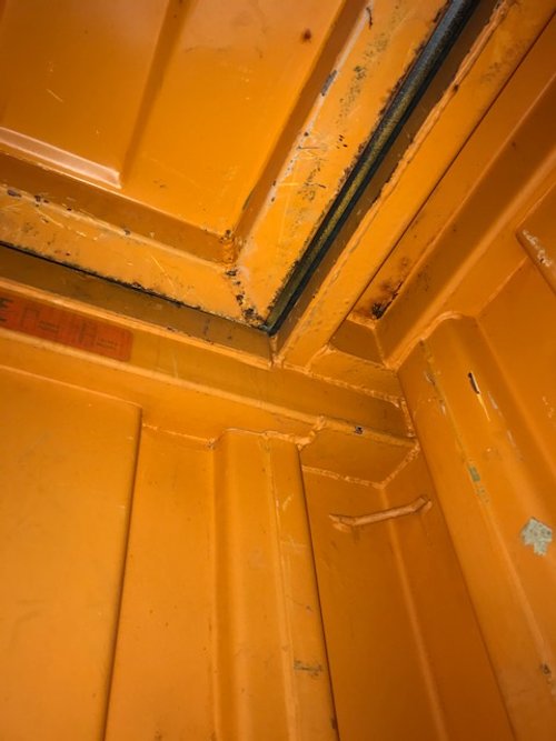 Hard+top+roof+meeting+container